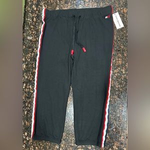 NWT Tommy Hilfiger Sport Capri Pants, Sz M